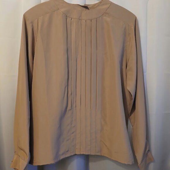 Nwt JACLYN SMITH Silky Blouse womens 6 Mocha Brown Pleated front Keyhole back LS - Picture 1 of 9